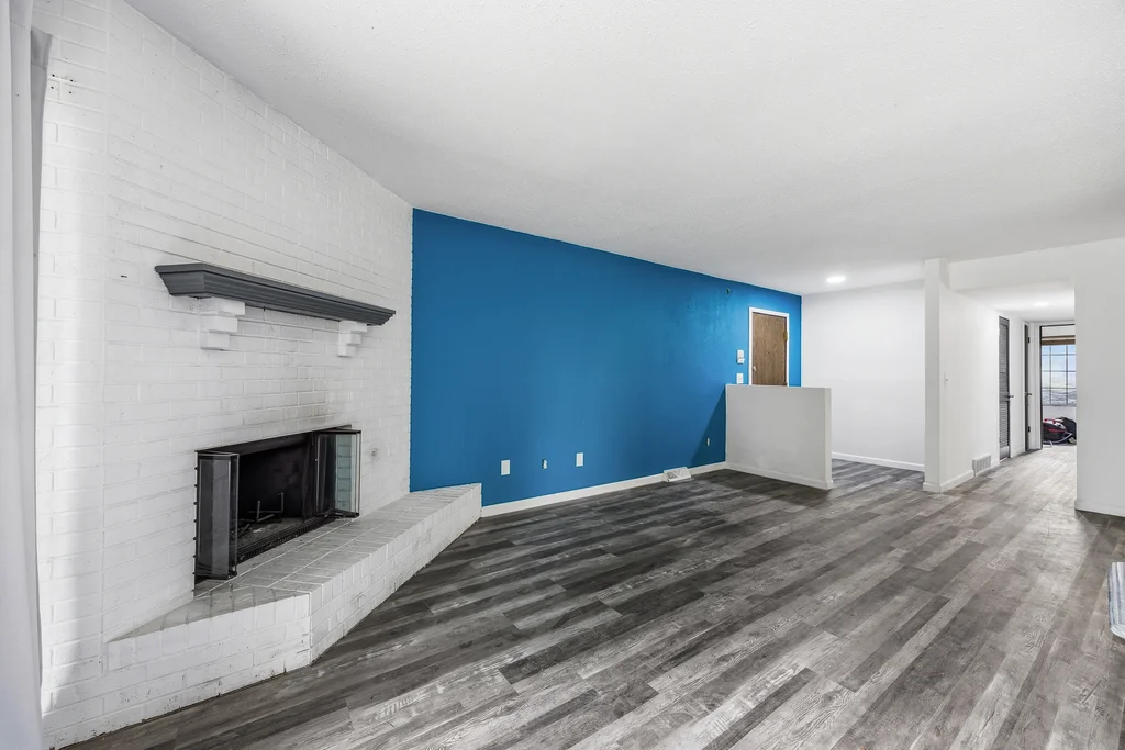 1512_1st_Ave_103B-06