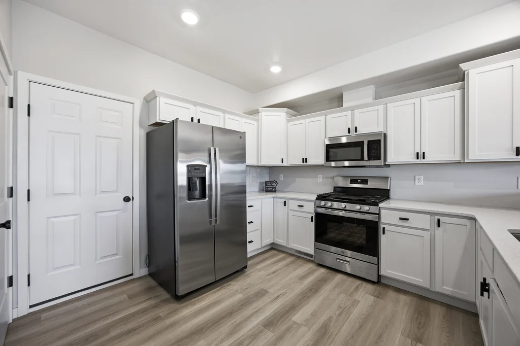 1110_Leann_Cir-06