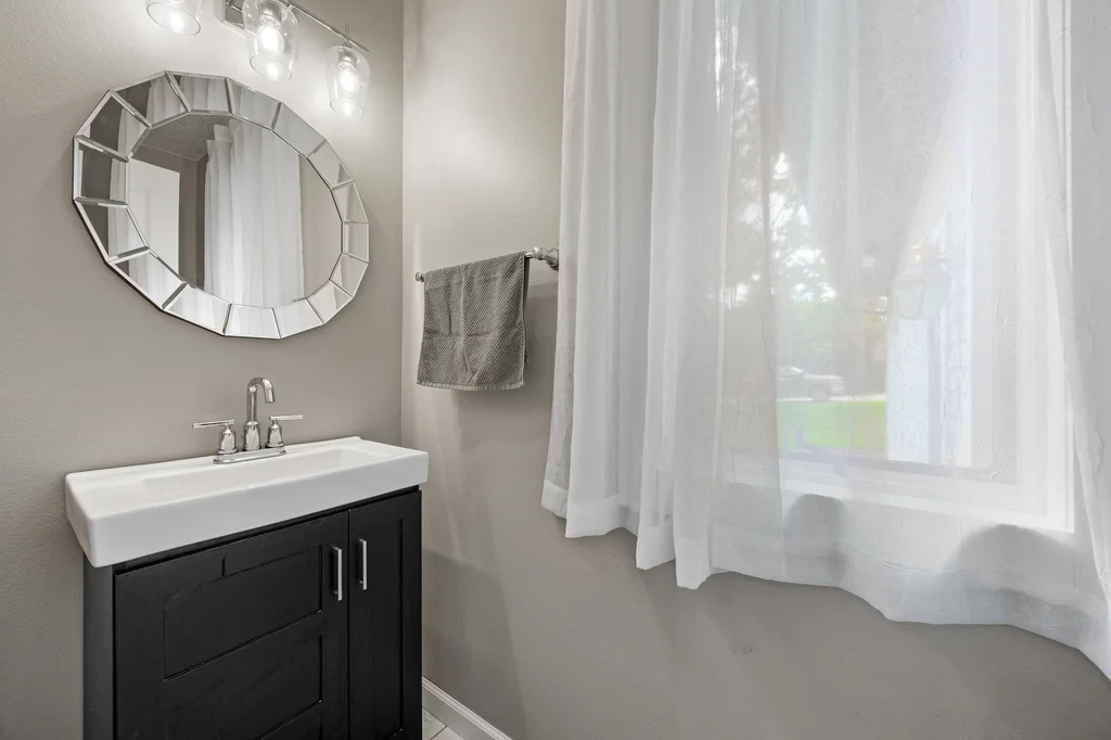 2365_Banbury_St_NE (4 of 35)