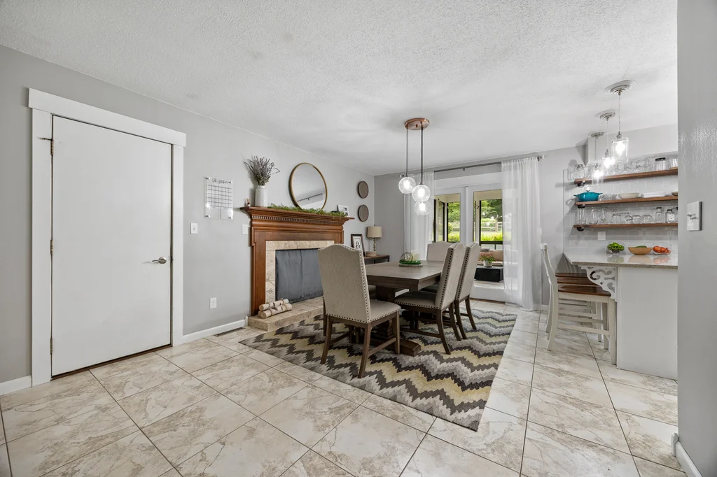 2365_Banbury_St_NE (8 of 35)