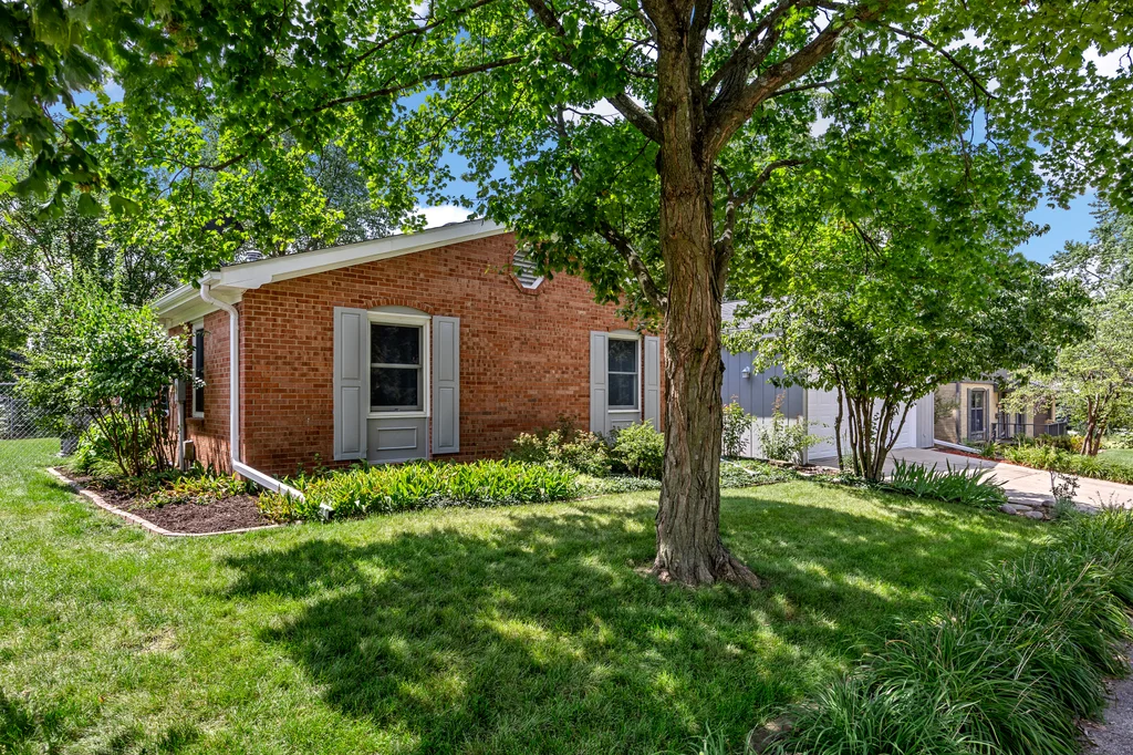 1205_Brookwood_Dr-02