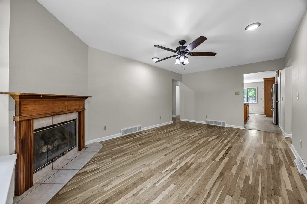 1205_Brookwood_Dr-09