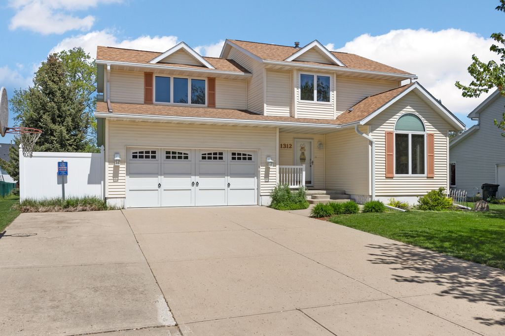 1312_Prairieview_Dr (2 of 25)