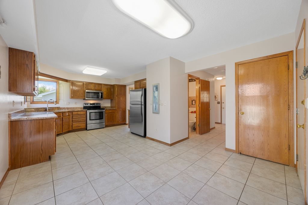 1312_Prairieview_Dr (8 of 25)