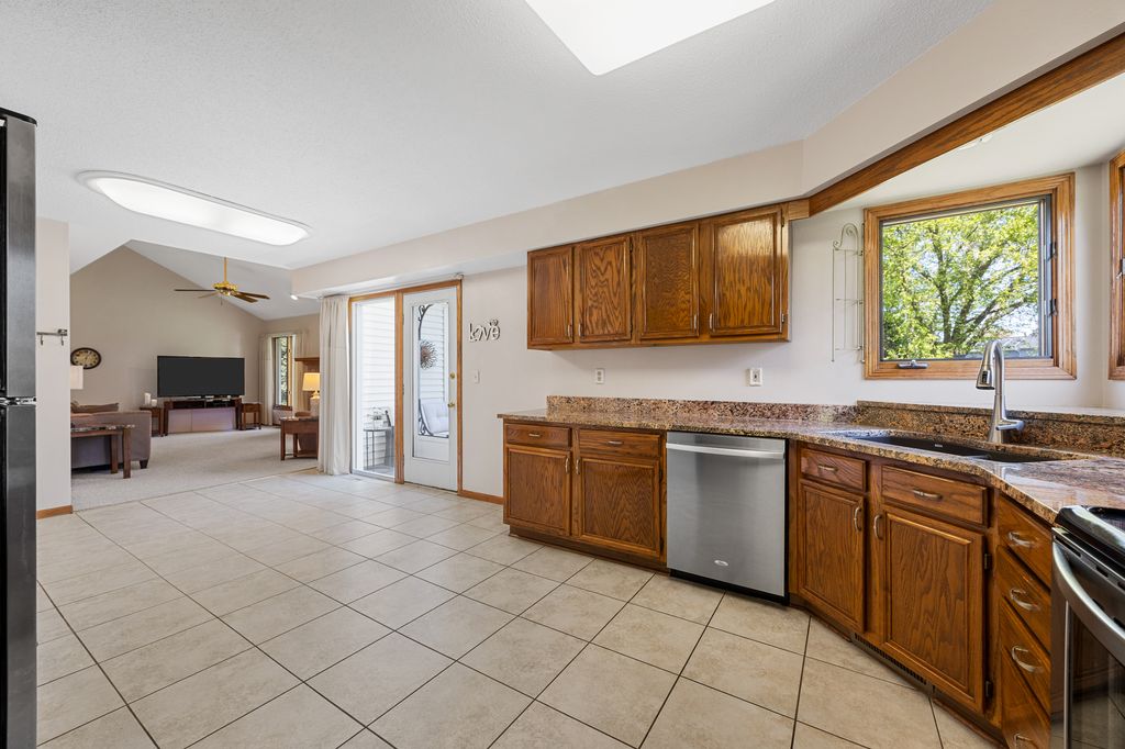 1312_Prairieview_Dr (9 of 25)