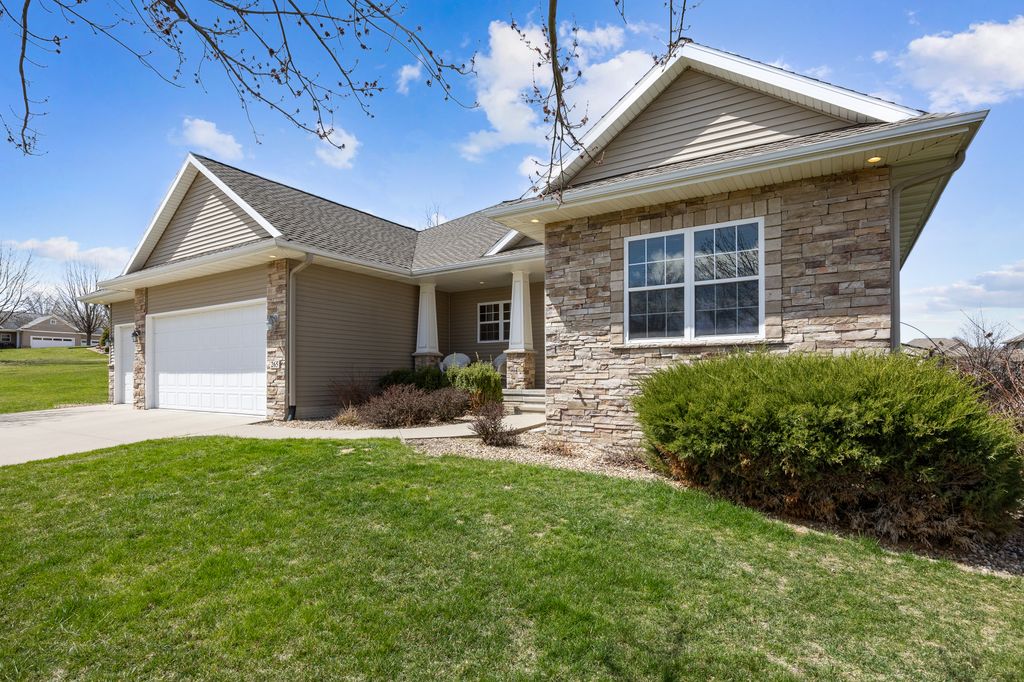 265_White_Pine_Cir-02