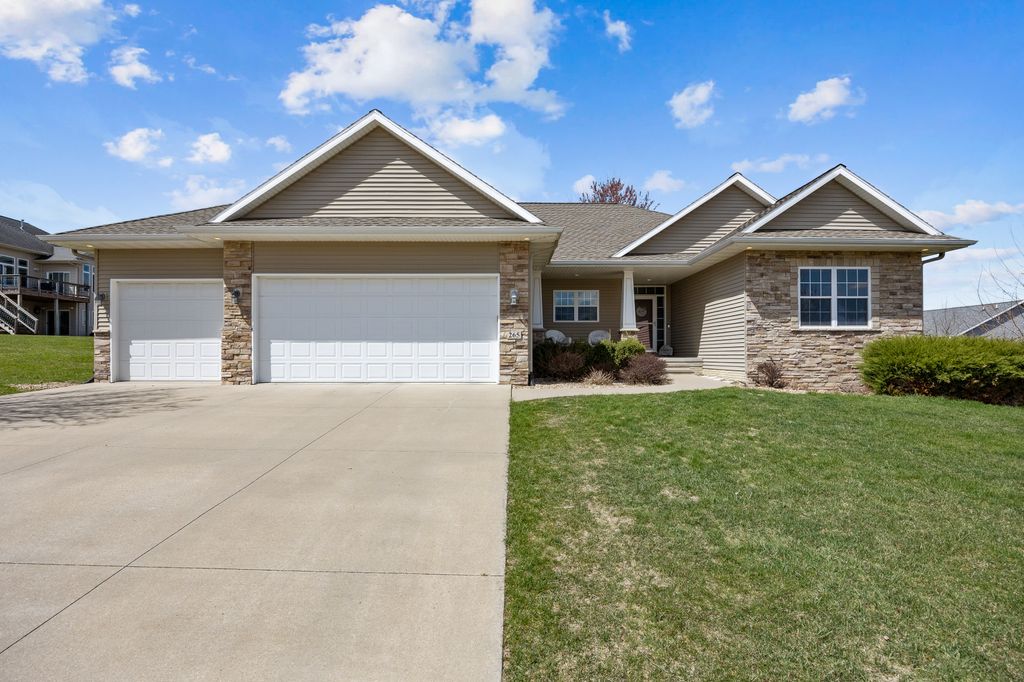 265_White_Pine_Cir-03