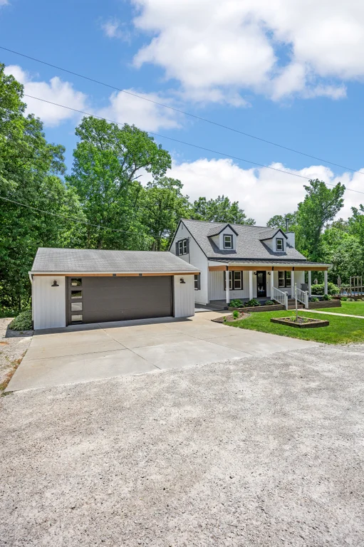 1388_Hickory_Hollow-3