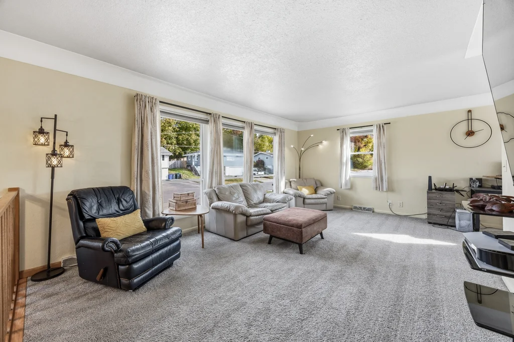 3313_Crestwood_Dr_NW (5 of 32)