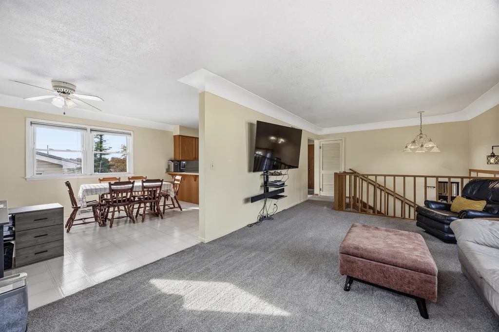 3313_Crestwood_Dr_NW (7 of 32)