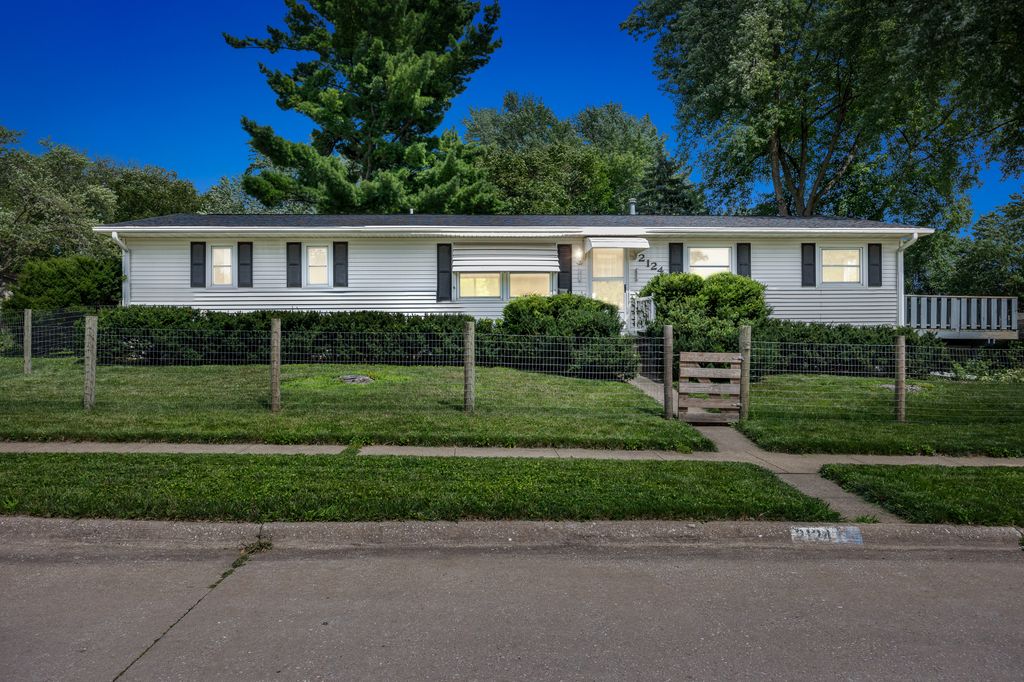 2124_Palmer_Cir (1 of 32)
