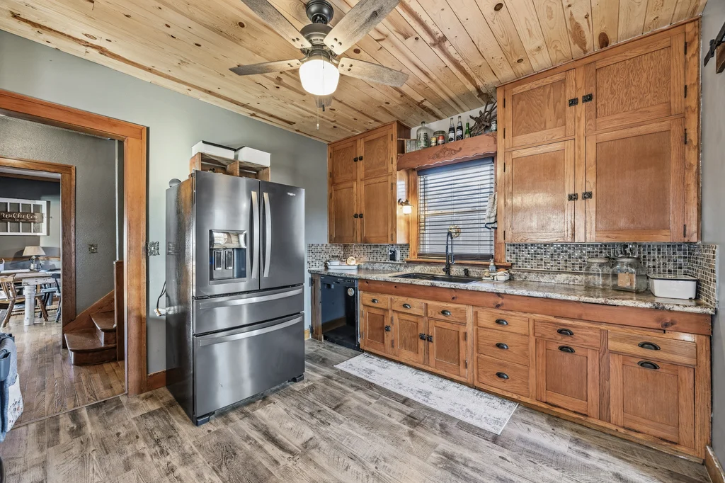 503_2nd_St_E (10 of 31)