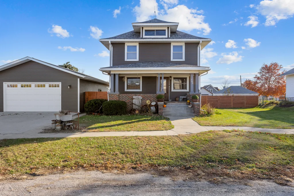 503_2nd_St_E (3 of 31)