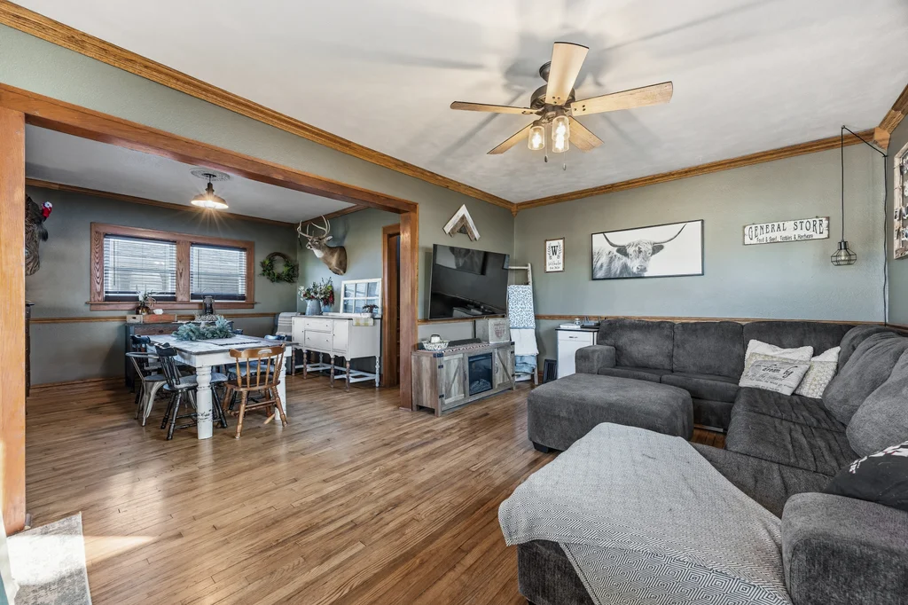 503_2nd_St_E (6 of 31)