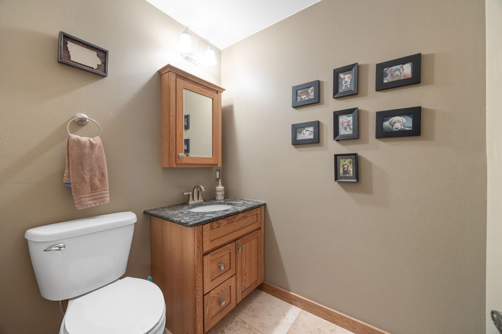 3_Crestwood_Cir (5 of 59)