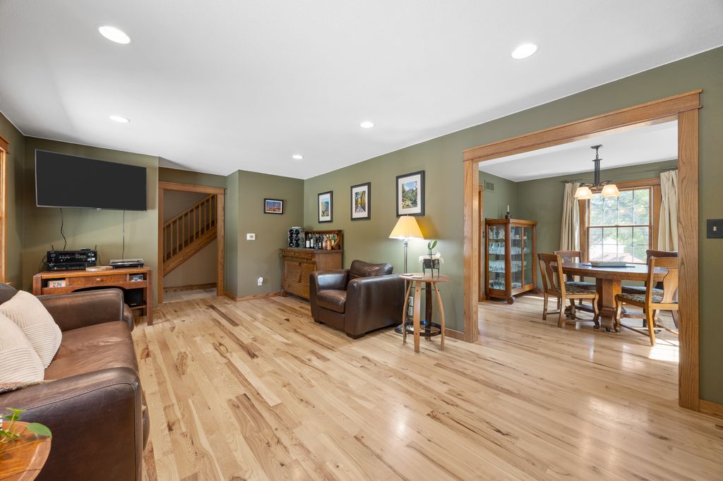 3_Crestwood_Cir (9 of 59)