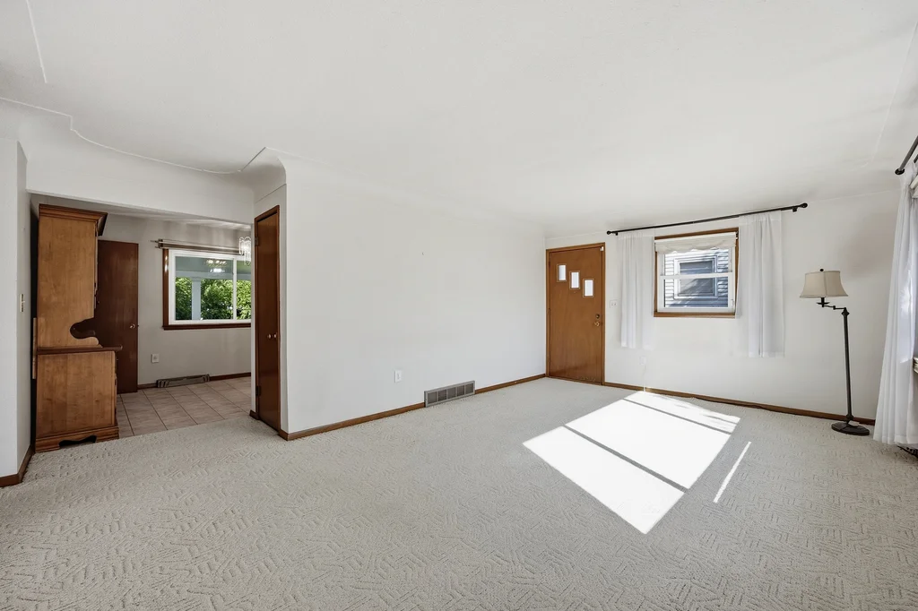 218_La_Salle_Dr_SW-06