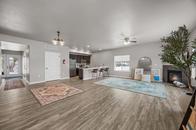 282_Kenneth_Dr (5 of 35)