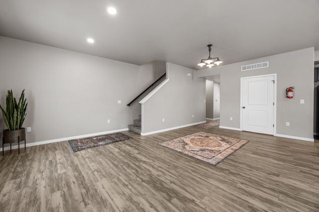 282_Kenneth_Dr (6 of 35)