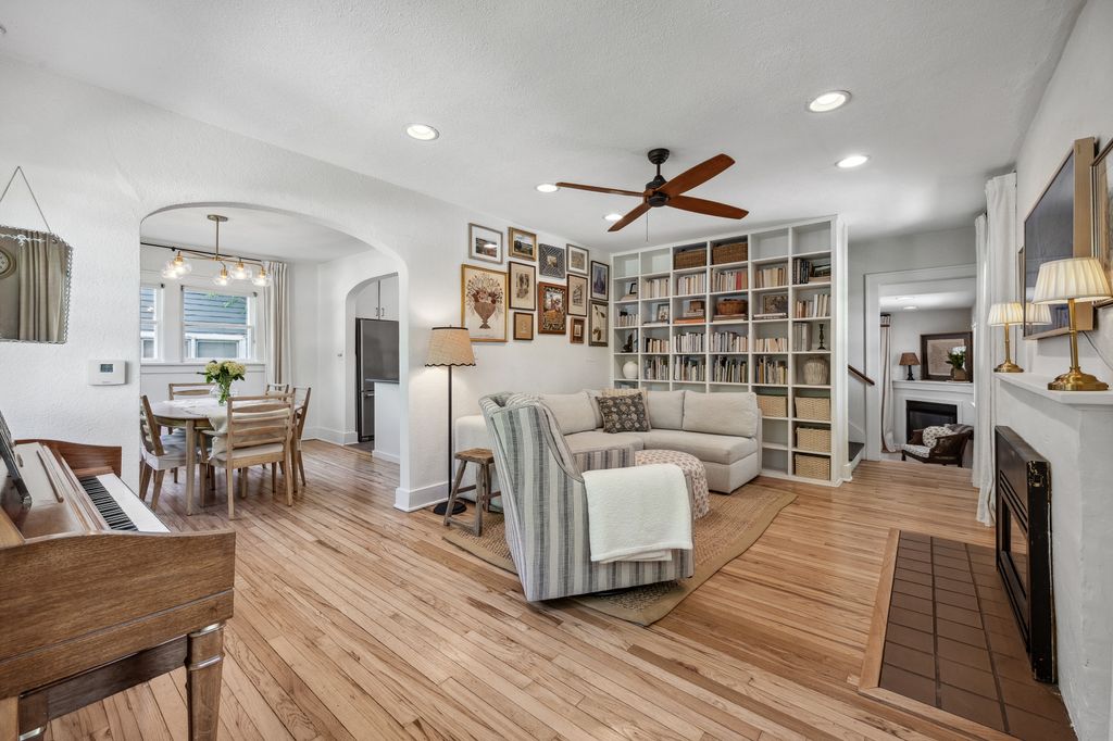 1301_Yewell_St (3 of 25)