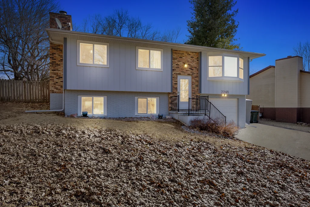 2248_Russell_Dr (1 of 32)