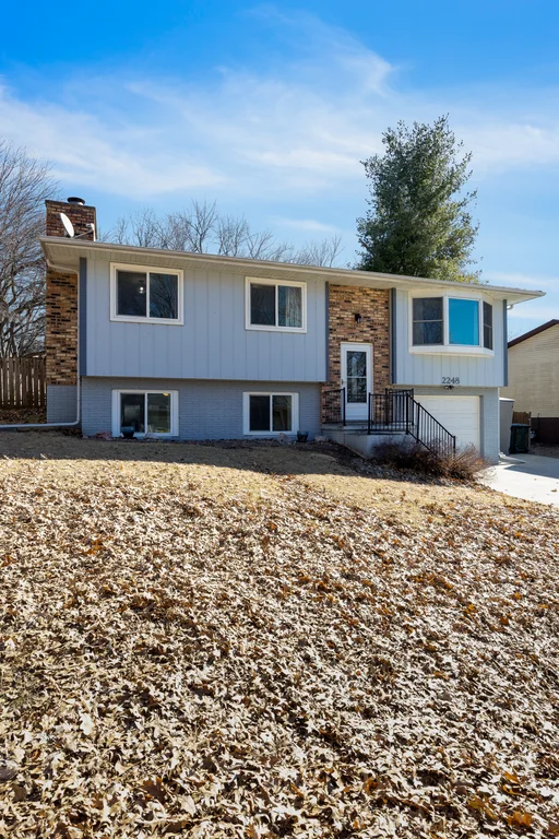 2248_Russell_Dr (3 of 32)