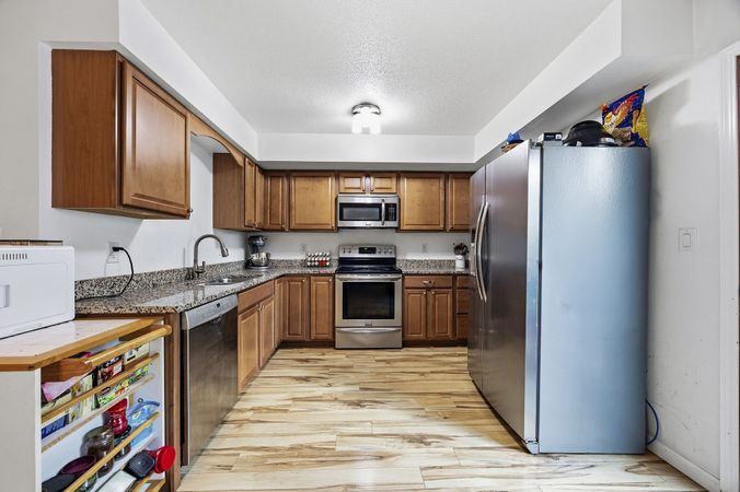 904_Westside_Dr-09