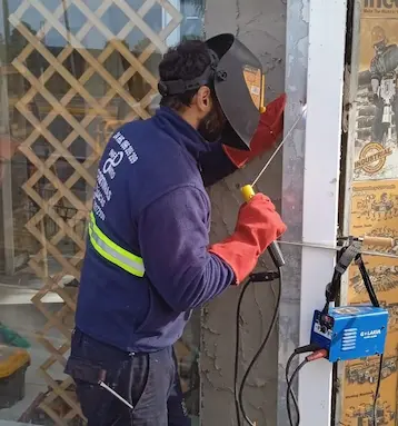 Cortina metálica Infinito 27