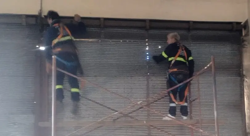 Cortina metálica Infinito 30