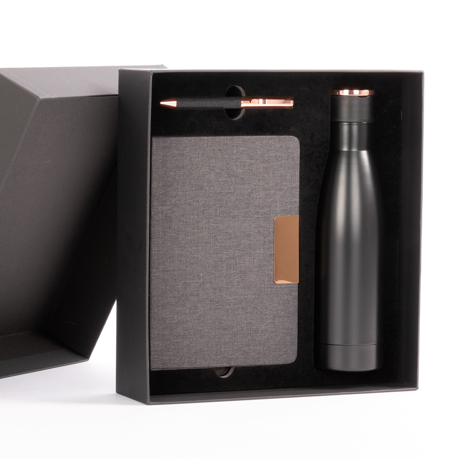 Set de Regalo «EPIC» negro con detalles encobrizados.