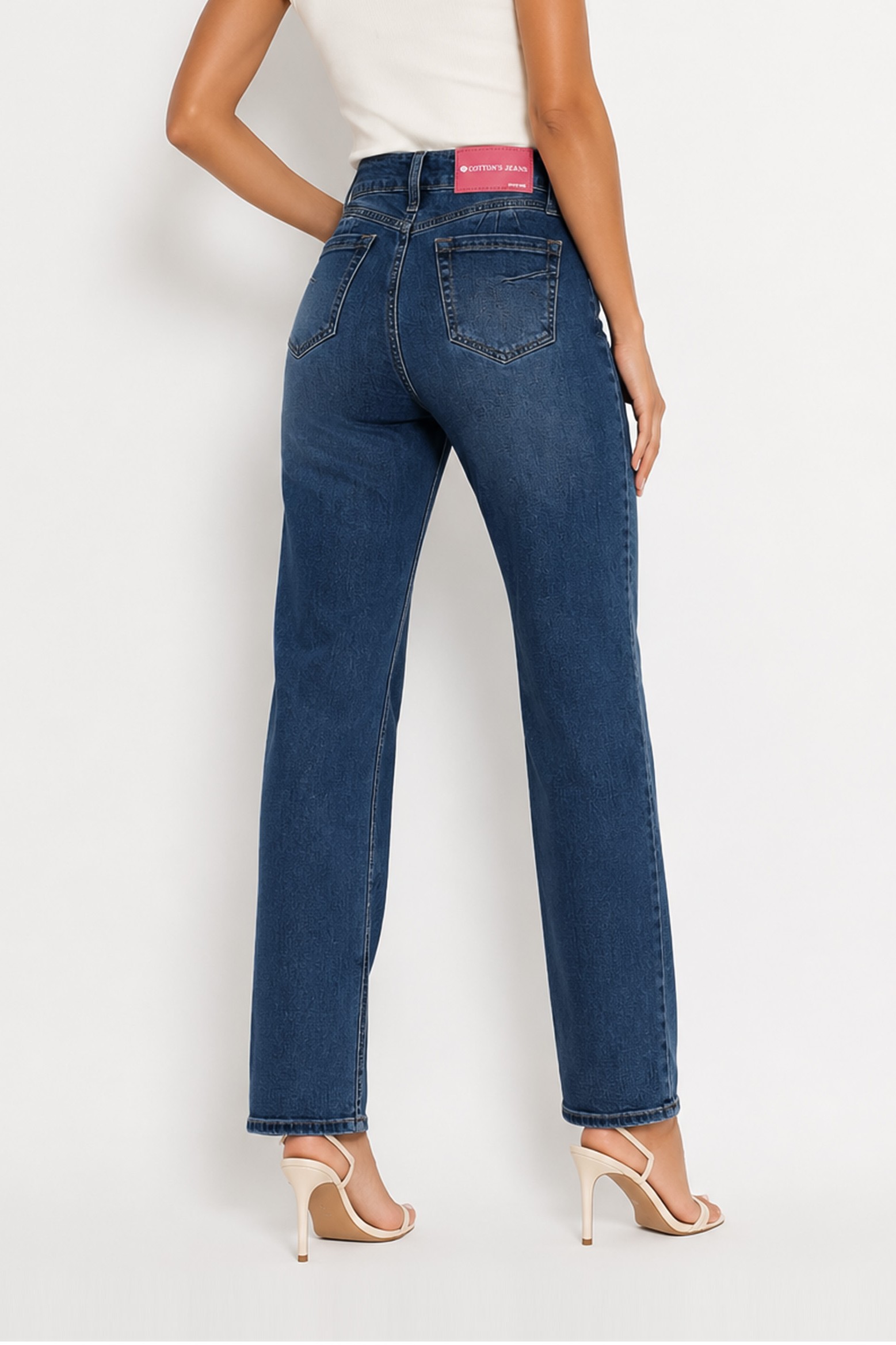 Jean Straight Beatriz