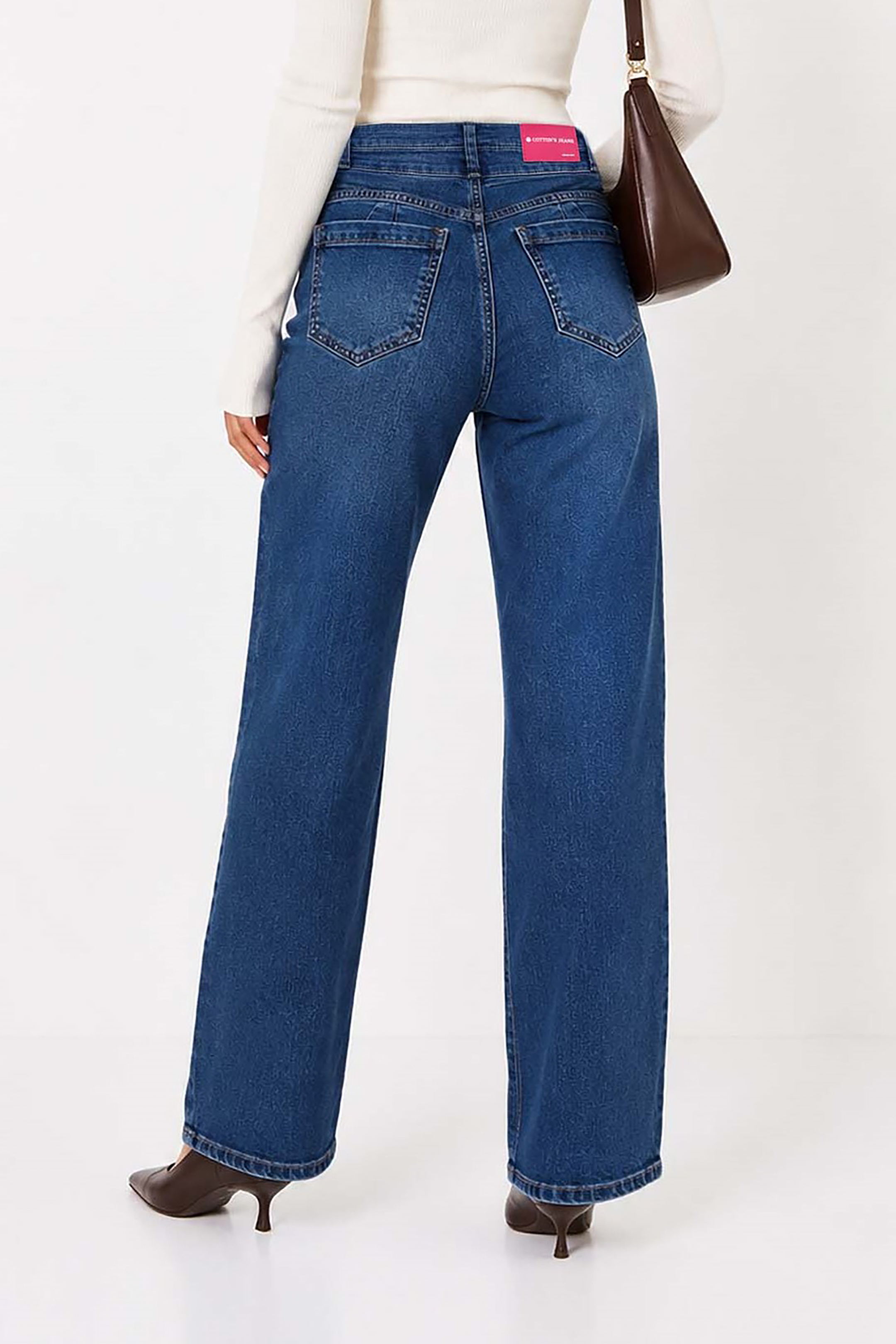 Jean Straight Beatriz