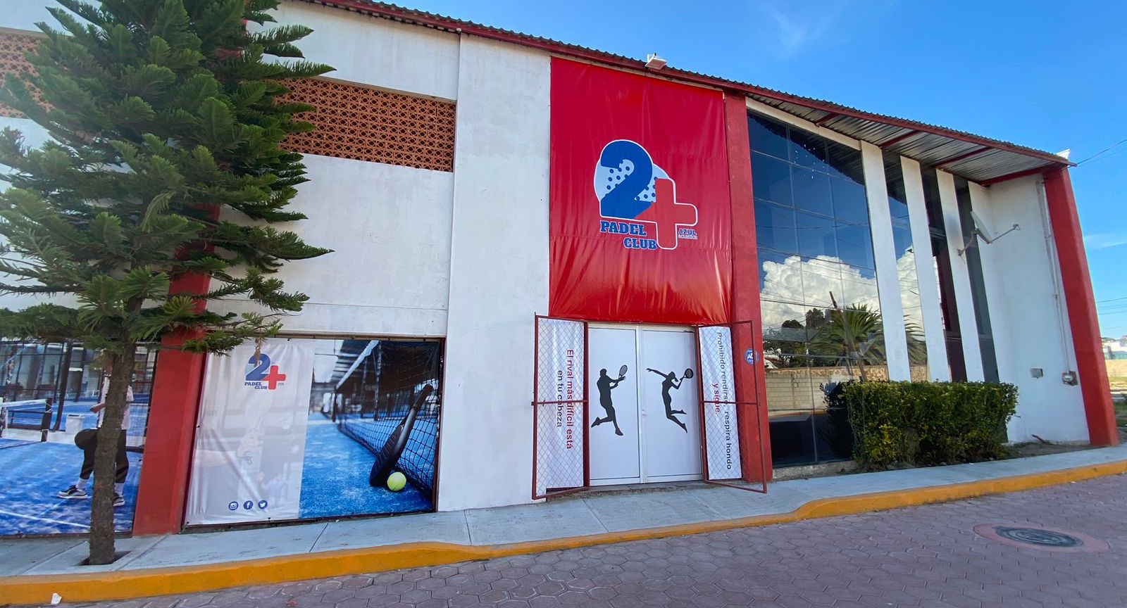 2+ padel club logo