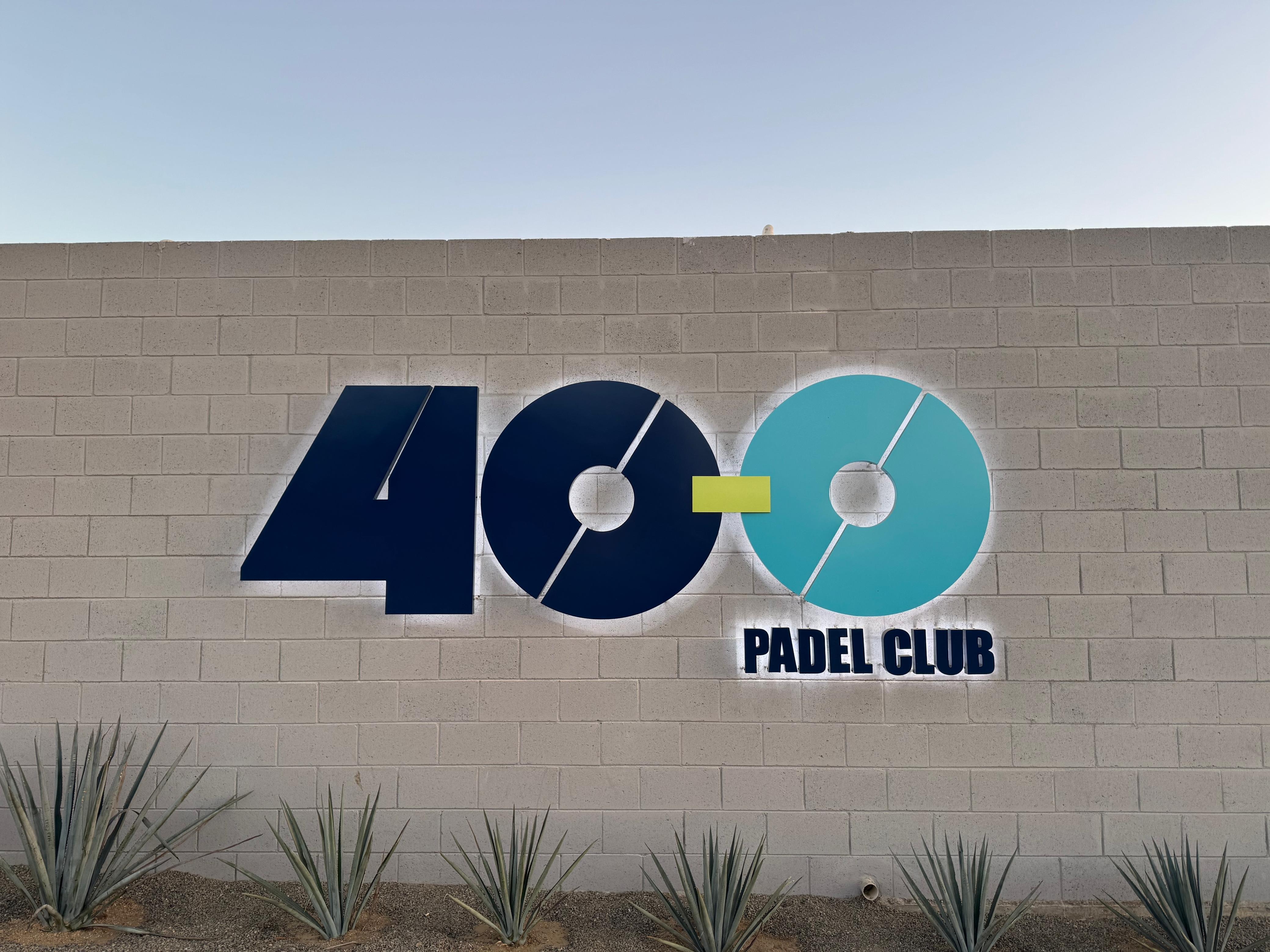 40-0 PADELCLUB logo