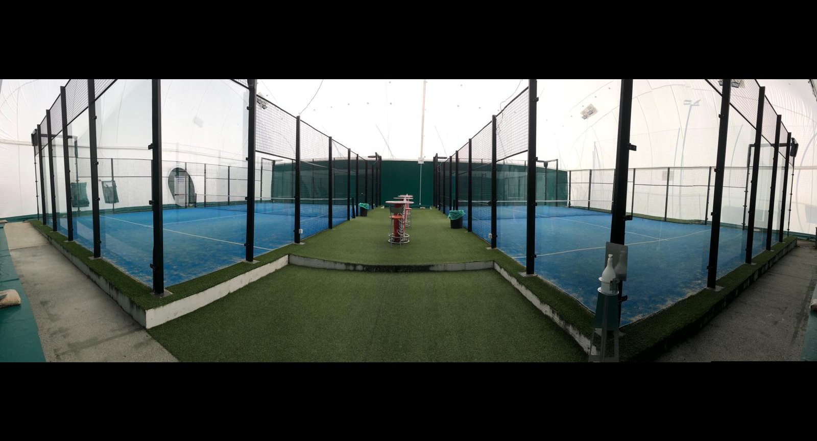 BLACK PADEL  CLUB logo