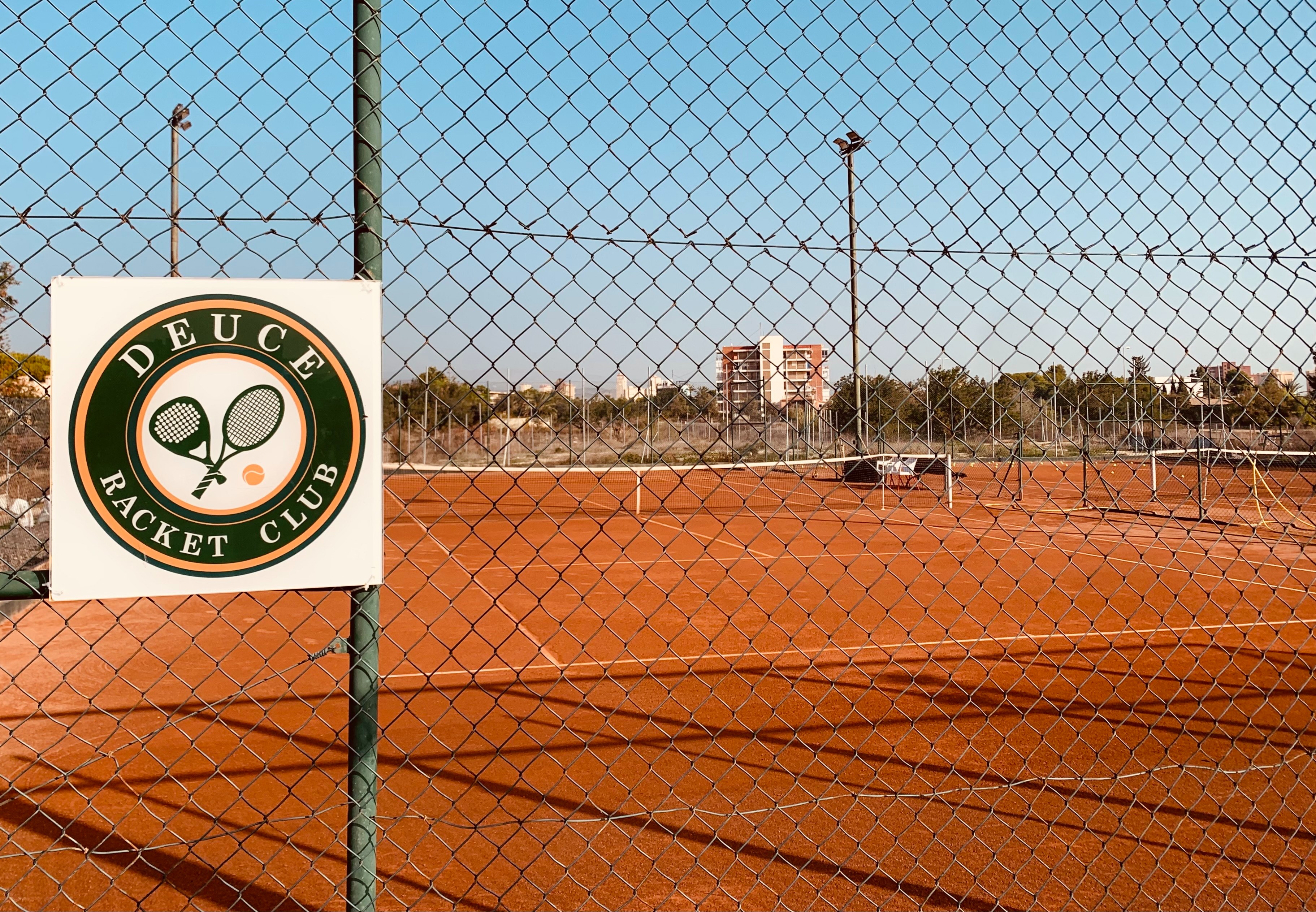 Deuce Racket Club (Pau5) logo
