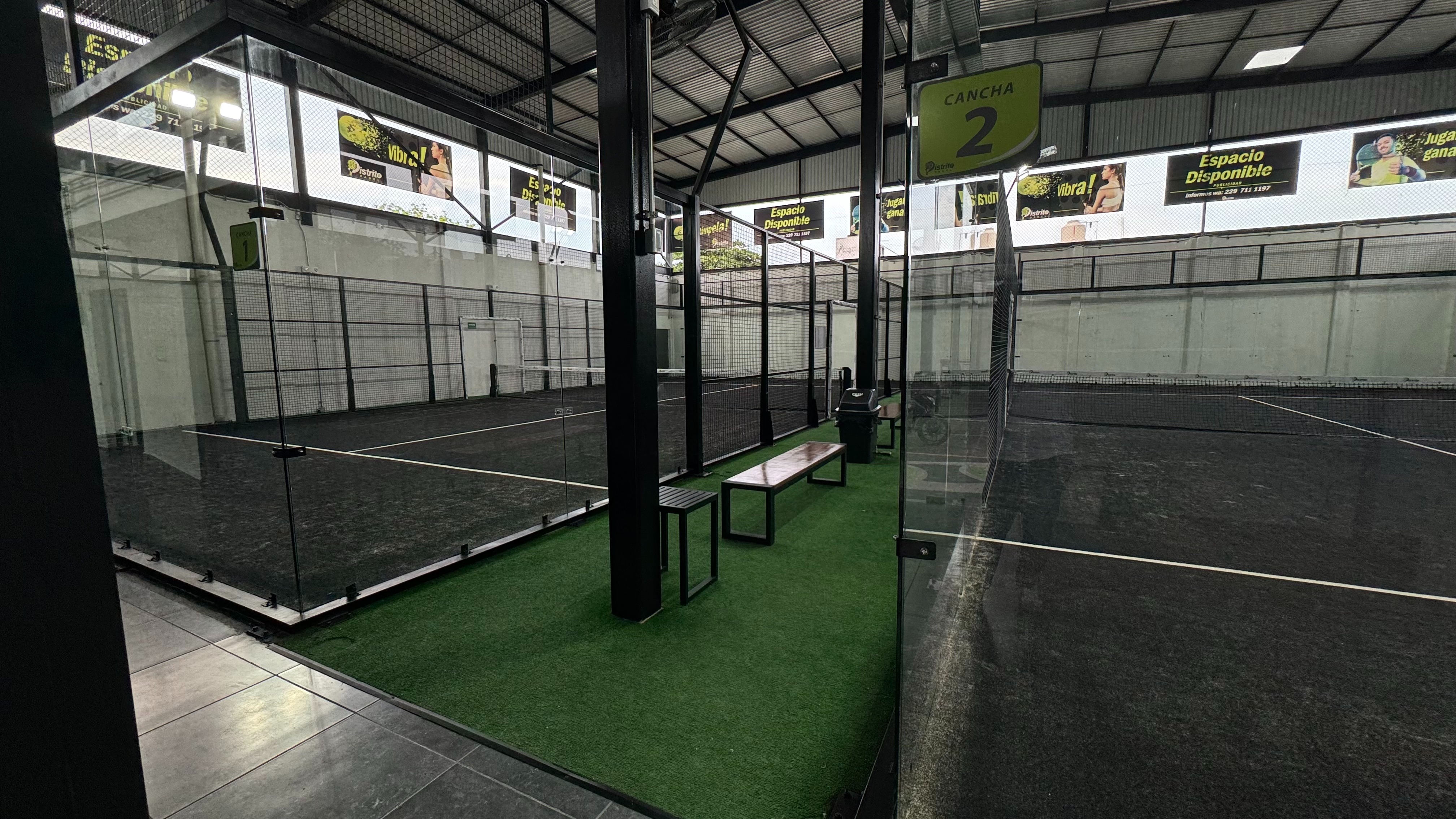 DISTRITO PADEL  logo