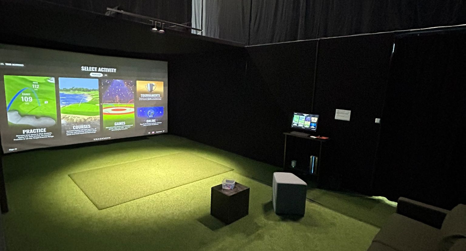 Golfsimulaattori / Padel West