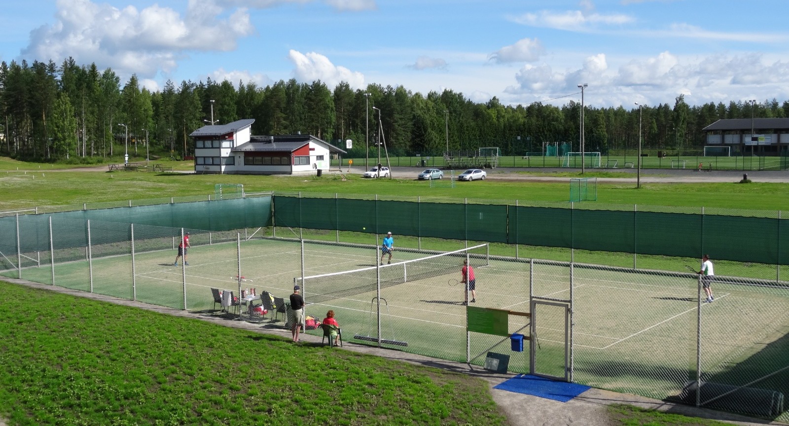 Hiekkanurmikenttä Liikuntapuisto logo
