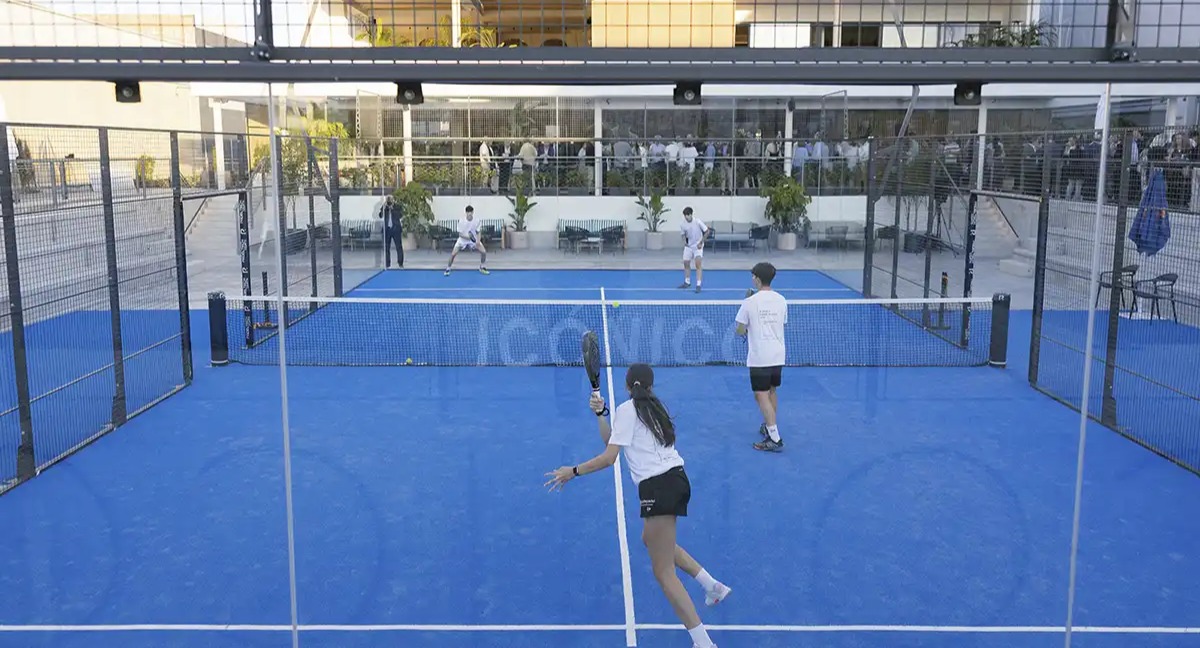 Icónico Sports & Social Club logo
