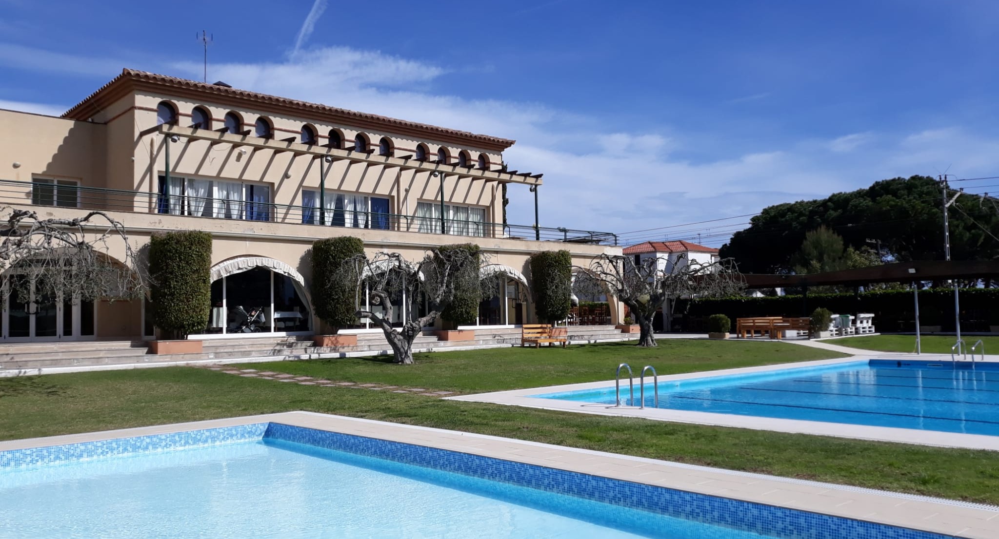 Les Piscines Club Nautic logo