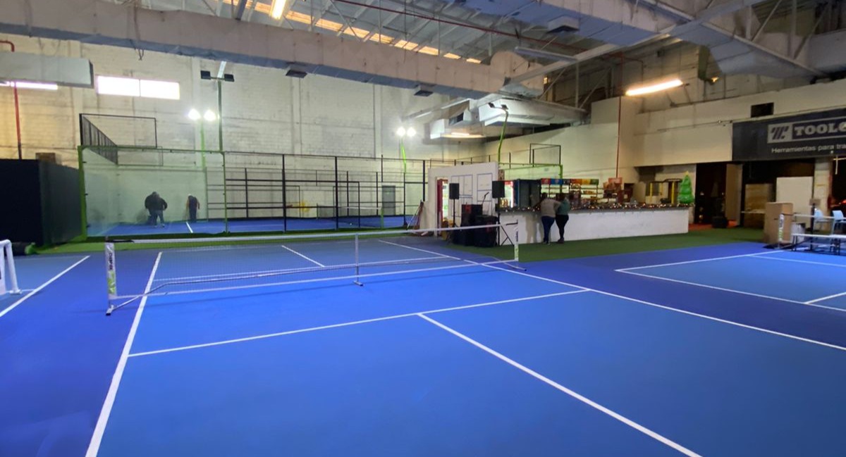 Maxima Padel & Pickle Club logo