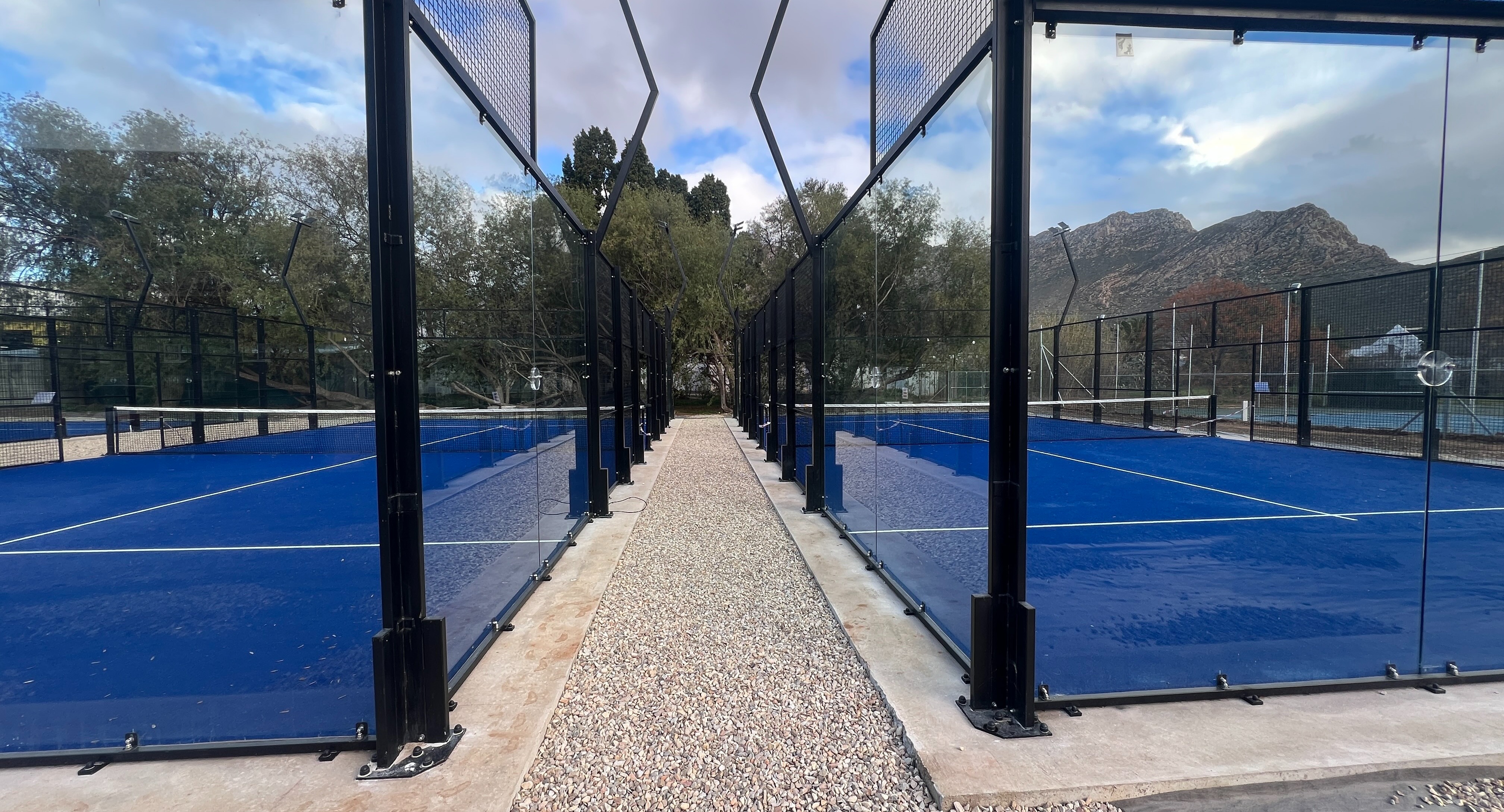 Montagu Padel logo