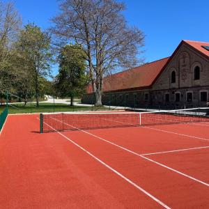 Näsbyholms Tennisbana logo