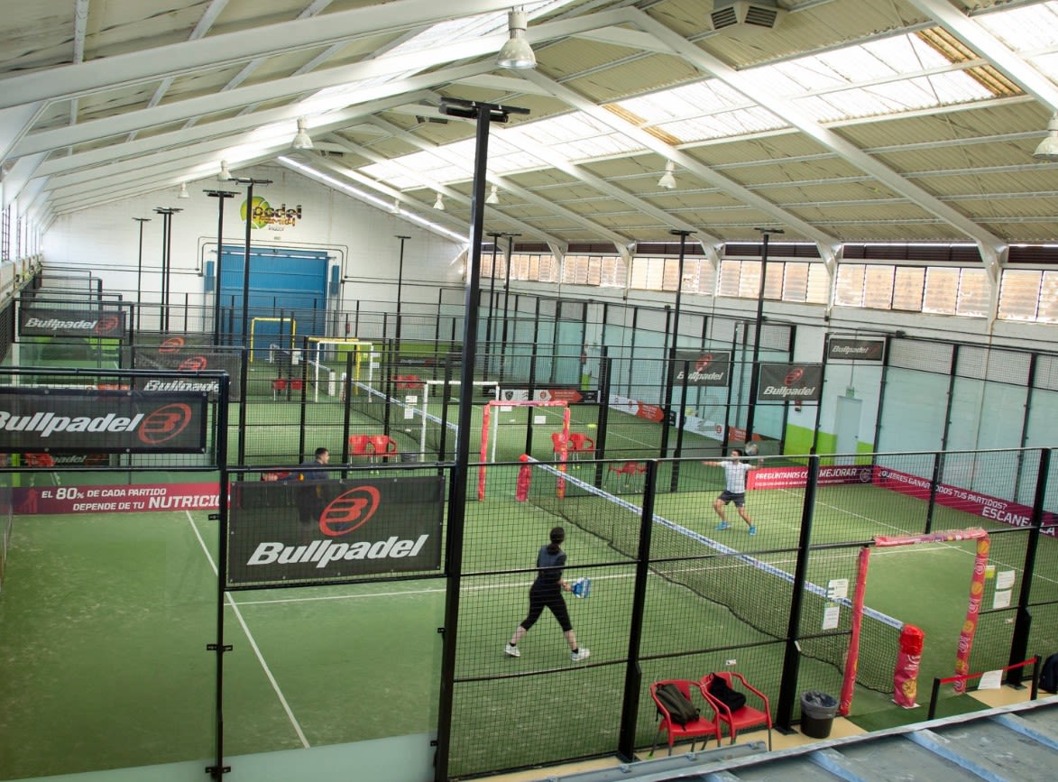 Padel Family Indoor logo