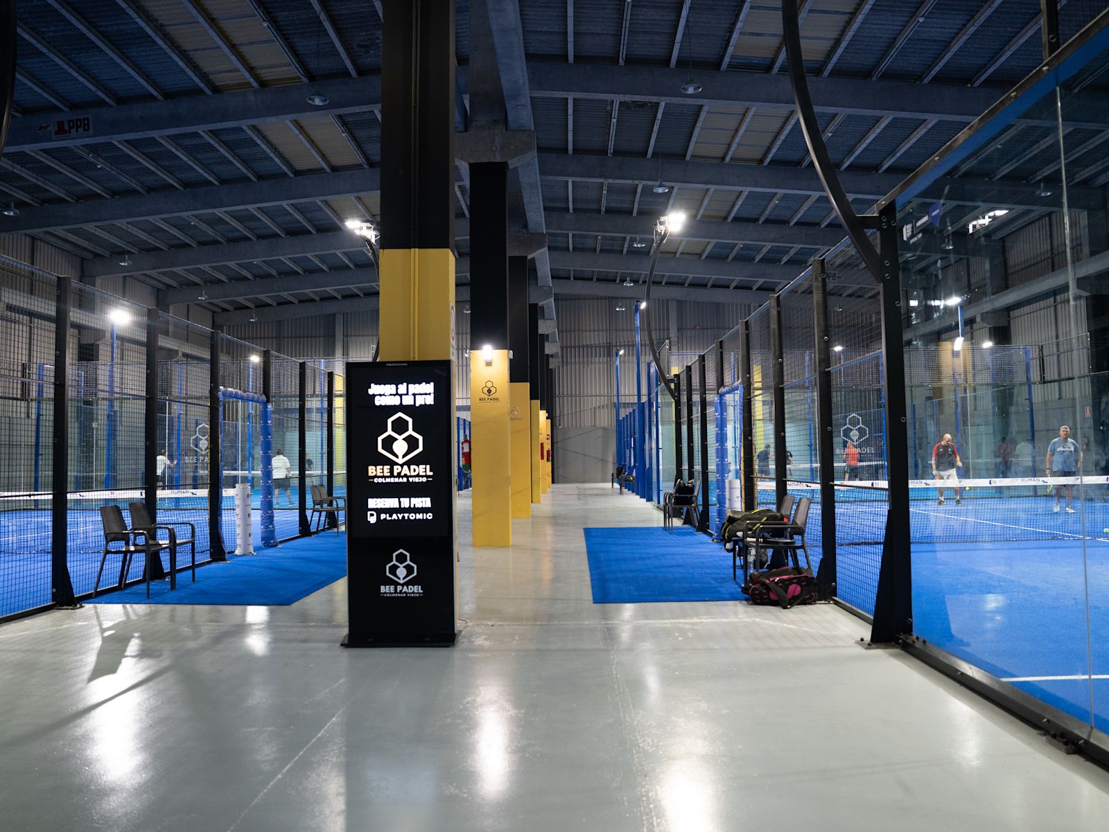 Bee Padel logo