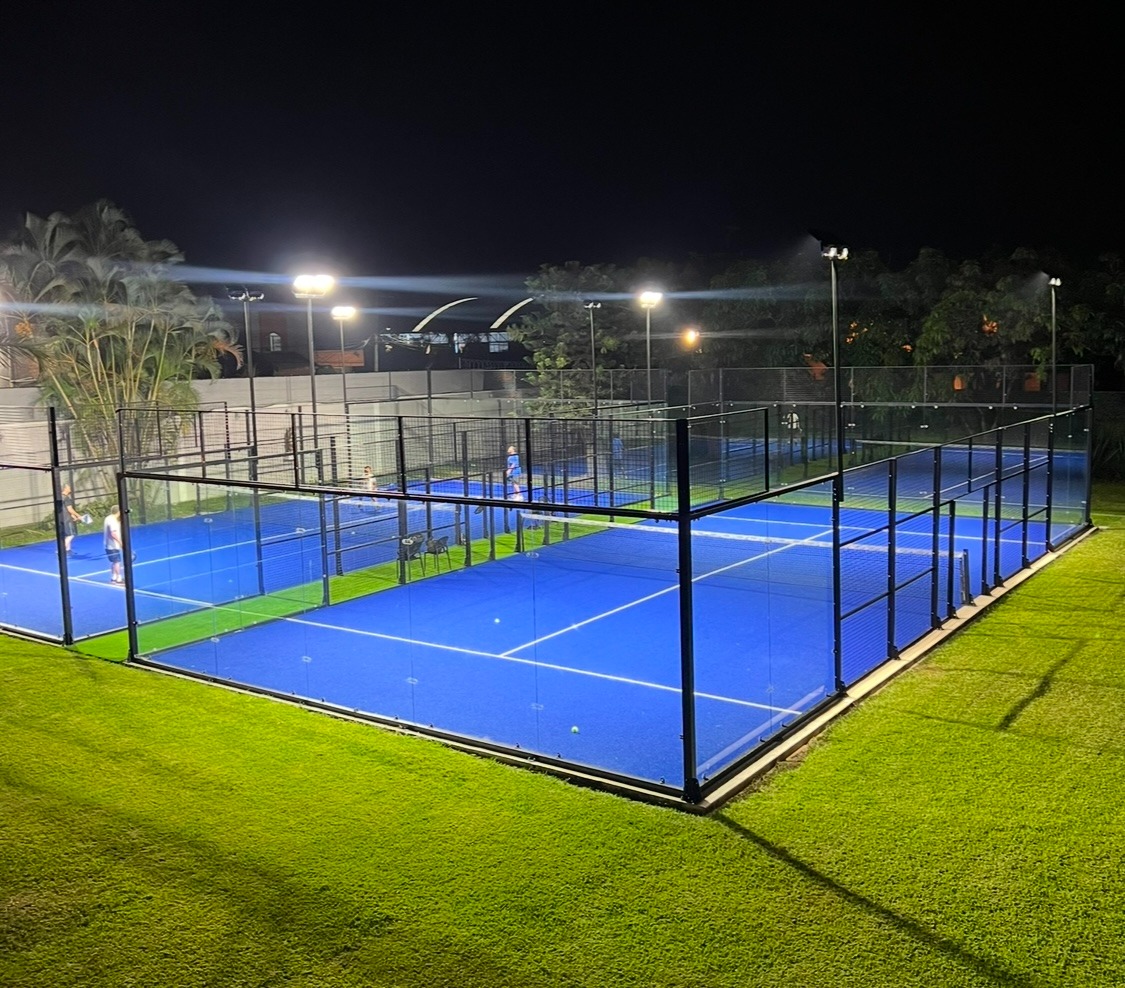 PUNTO PADEL Social Club logo