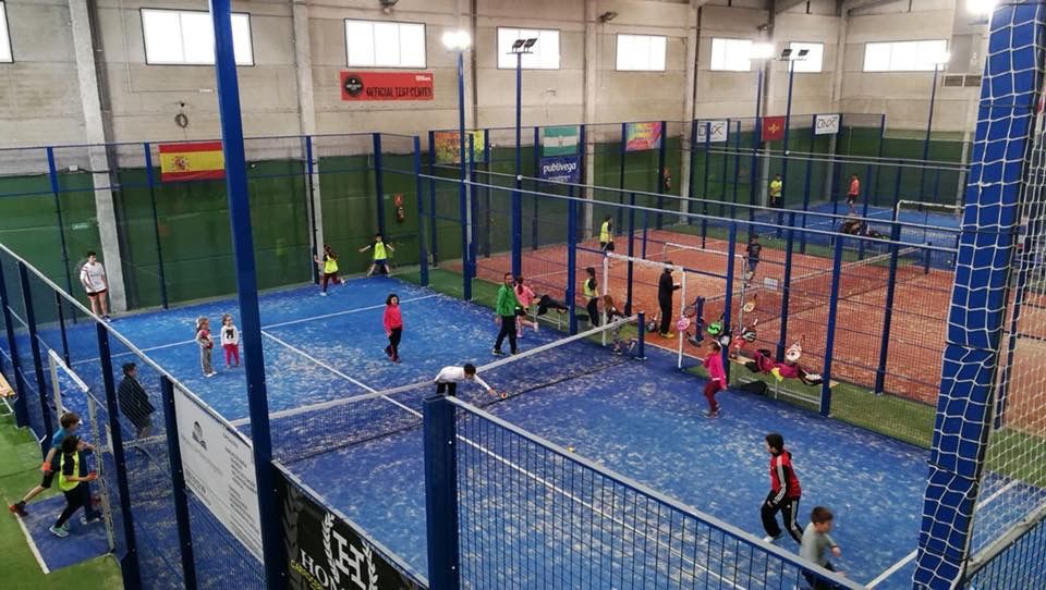 Santanas Padel & Fitness Indoor Club logo
