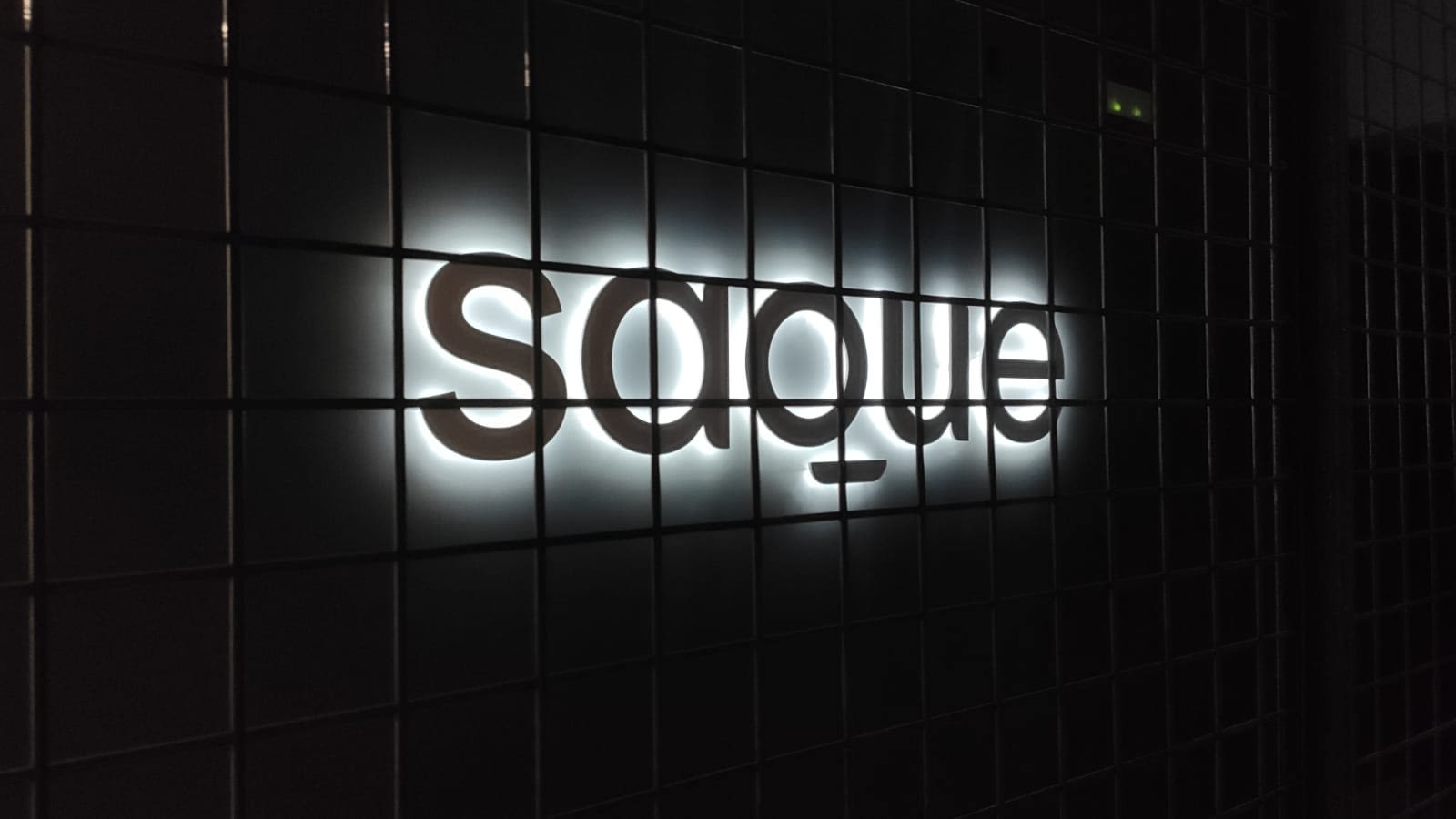 Saque Pádel Social Club logo