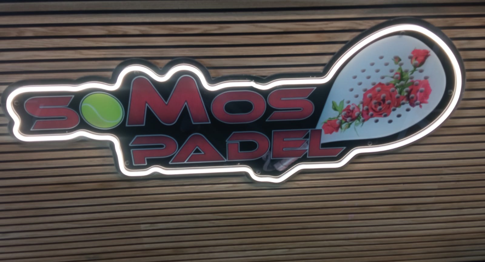 SoMos Pádel logo